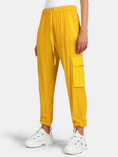 Yellow cargo trousers - 3