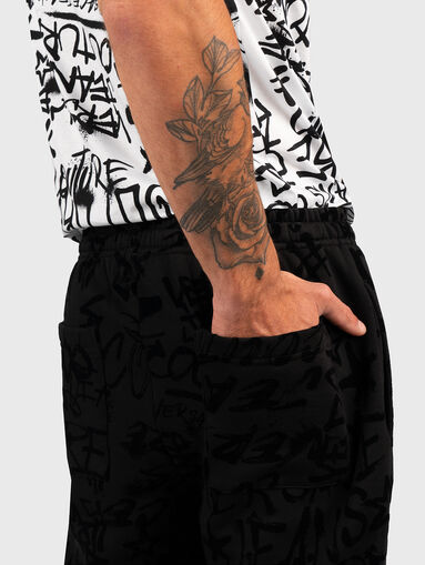 Joggers with textured graffiti print - 3