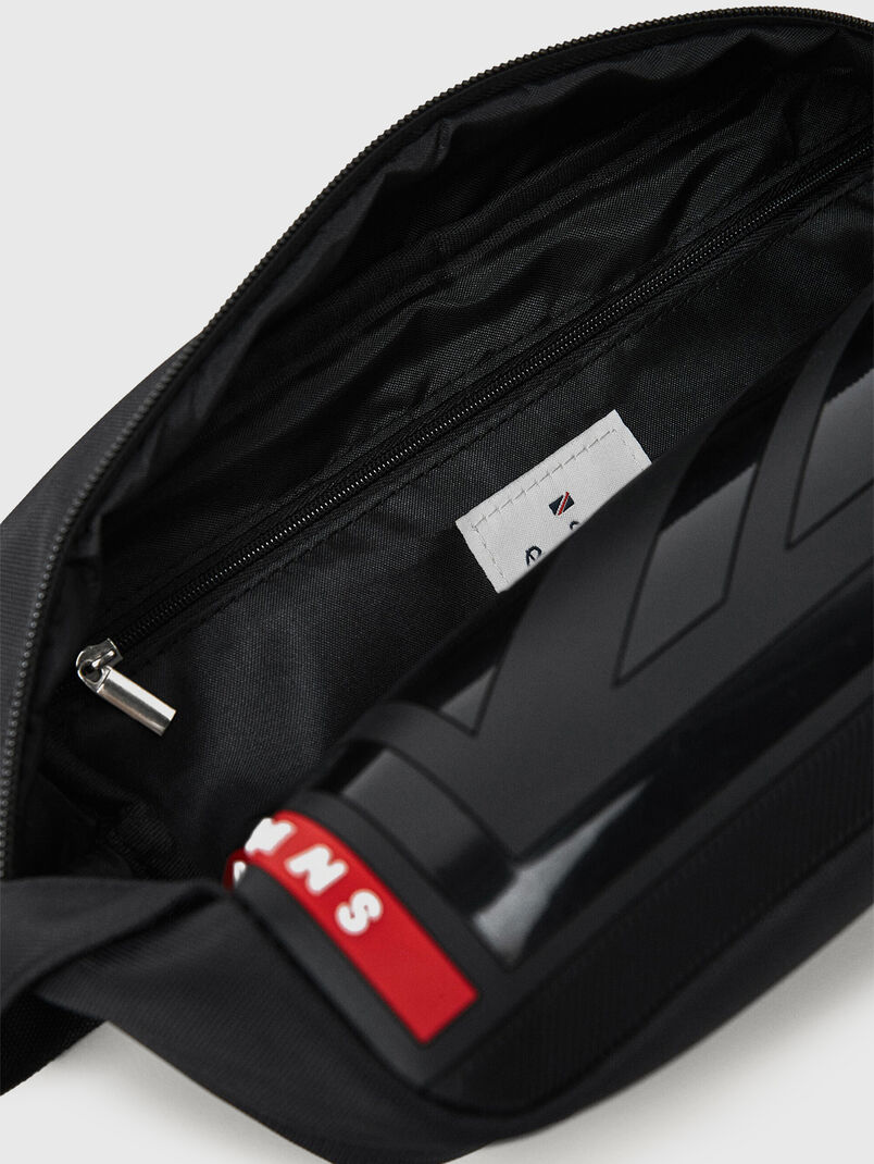 Black slider bag with contrast logo detail - 3