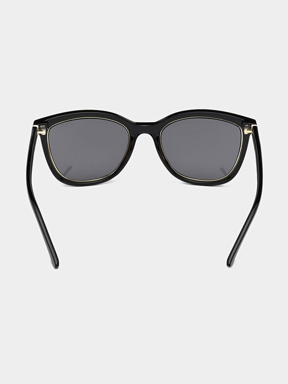 Glasses with black frames and logo detail - 4