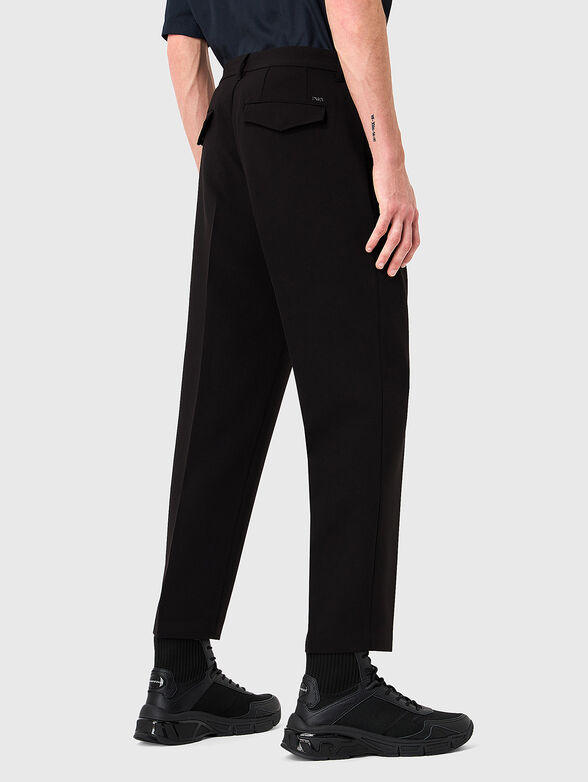 Black trousers with an edge - 2