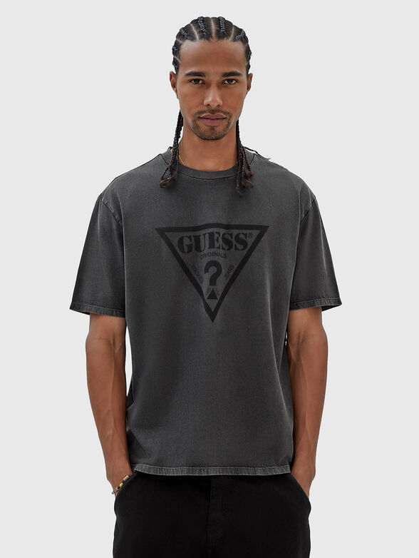 Vintage style black t-shirt with triangular logo - 1