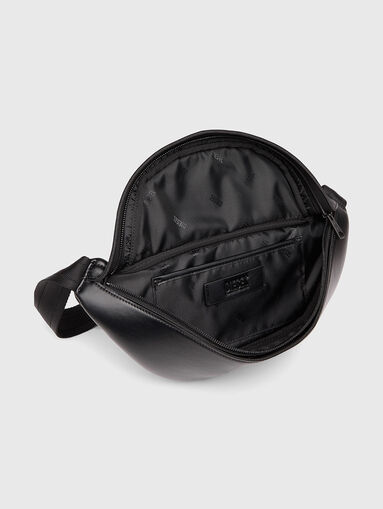 Black belt bag with logo accent - 5
