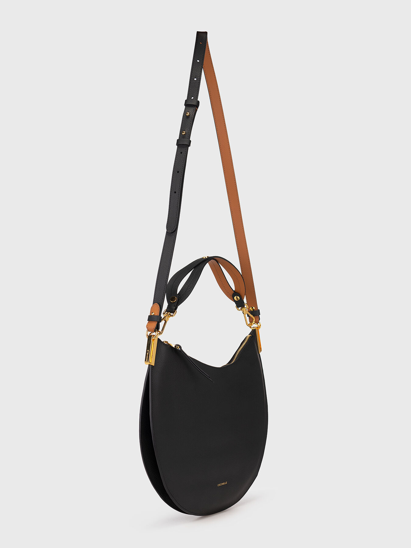 Black leather bag brand COCCINELLE — Globalbrandsstore.com/en