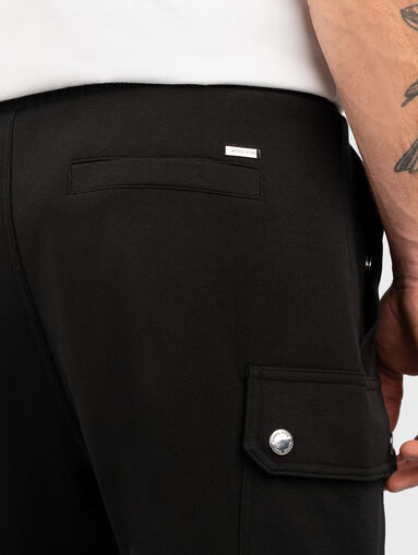 Sports trousers with pockets - 3