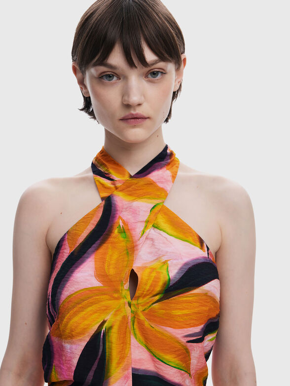 Short top with high neckline - 4