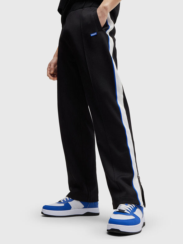 Tracksuit with contrasting details - 3