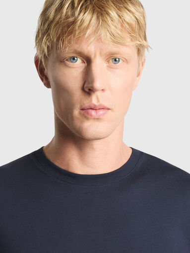 Dark blue cotton T-shirt with logo detail - 5