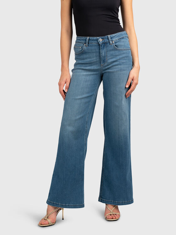 High-waisted jeans - 1