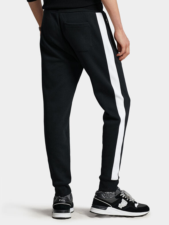 Sports sweatshirt with contrasting stripes - 2