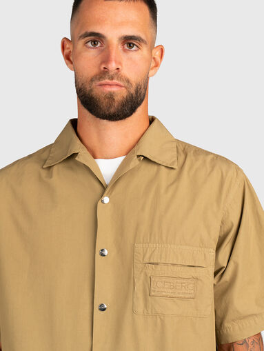 Short sleeved cotton shirt with accent pockets - 4