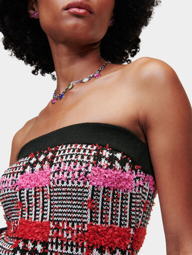 Sleeveless top with bouclé - 5