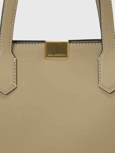 Leather bag with golden logo detail - 4