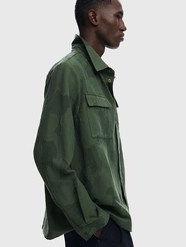 Πουκάμισο με στάμπα καμουφλάζ - 4