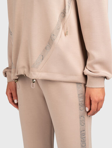 V-neck sweatshirt - 5