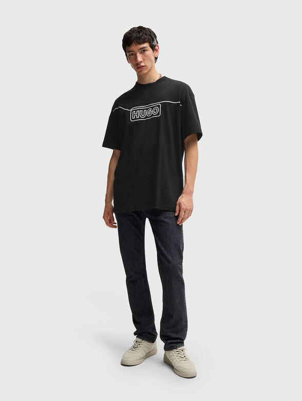 Contrast embroidery T-shirt - 1