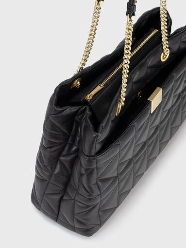 Large quilted bag with logo detail - 4