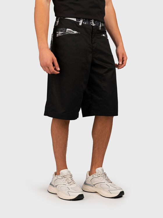 Черни къси панталони с принт акценти - 1