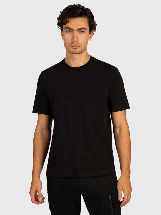 Черна памучна тениска с лого детайл - 1
