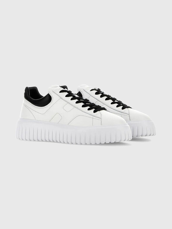 Black sport shoes - 2