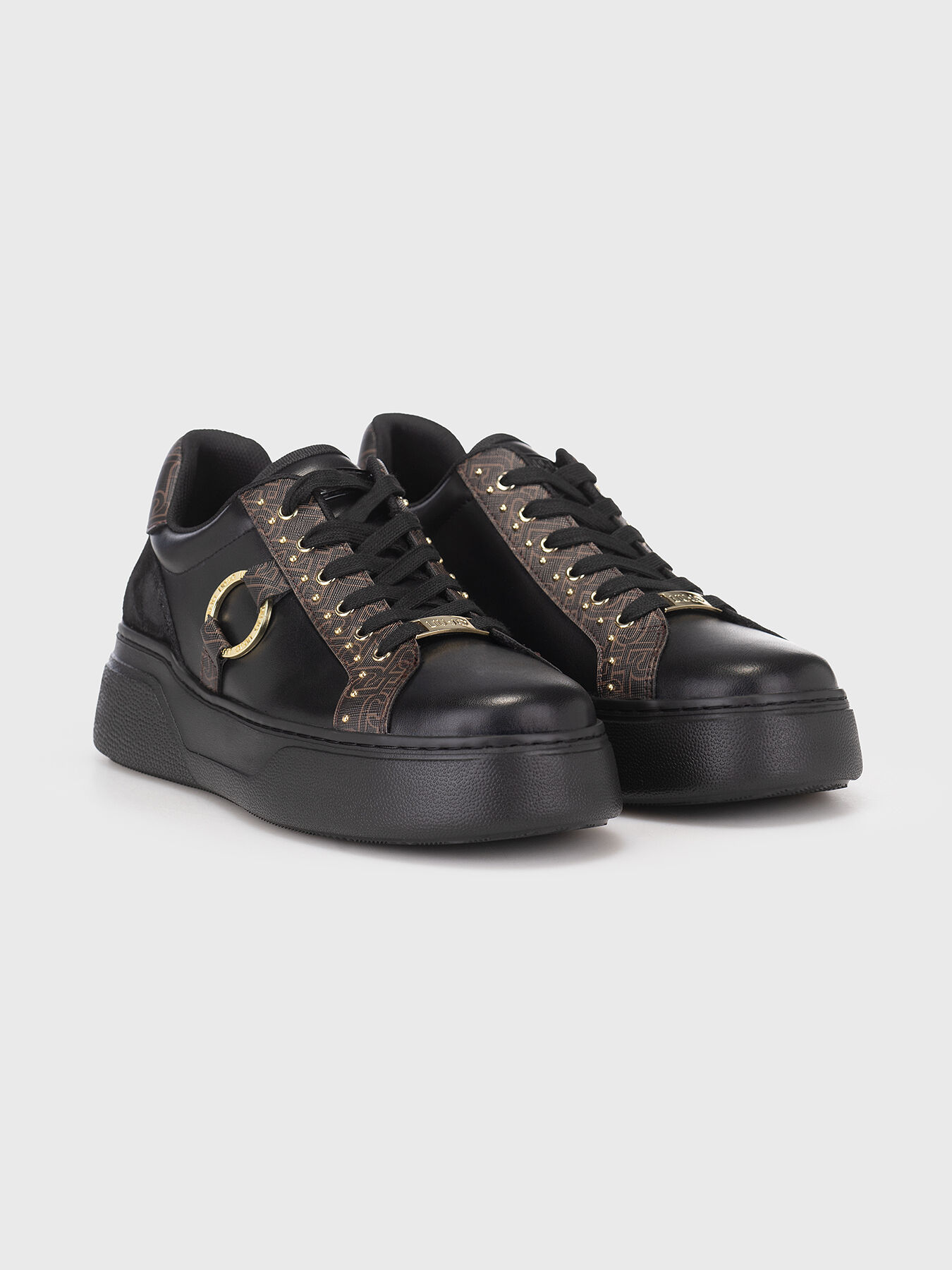 Omoda guess sneakers deals