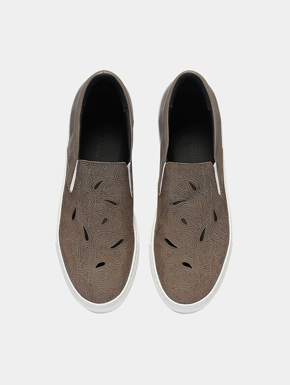 Slip-on shoes with cut-out elements - 6