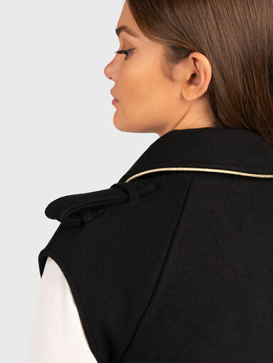 Vest with double-breasted fastening - 4