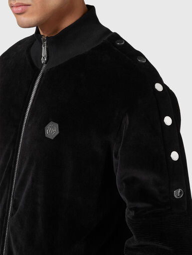 Logo patch sweatshirt in black - 5