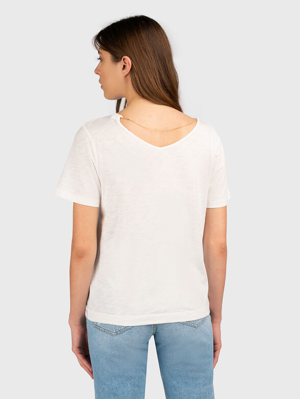 Black T-shirt with accent chain - 2