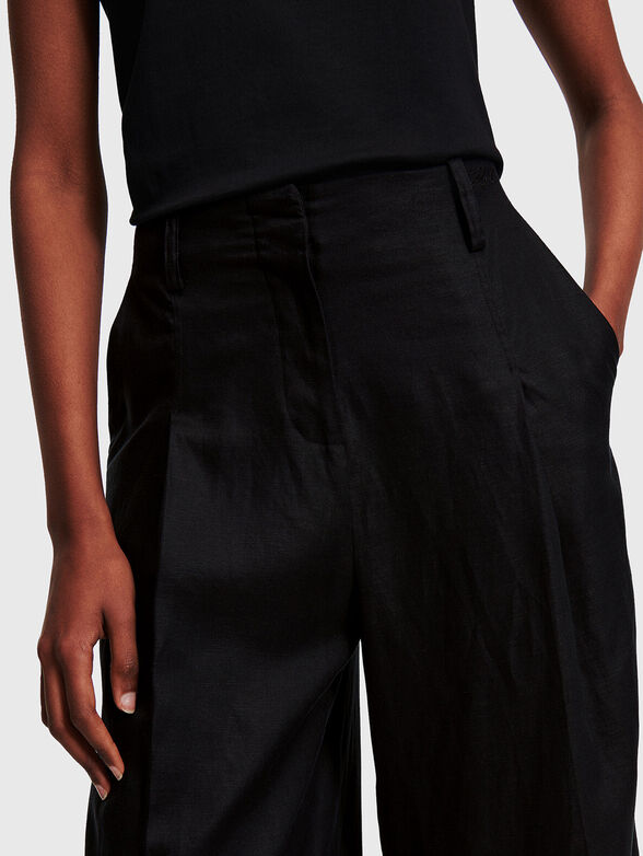 Black trousers with wide legs - 3