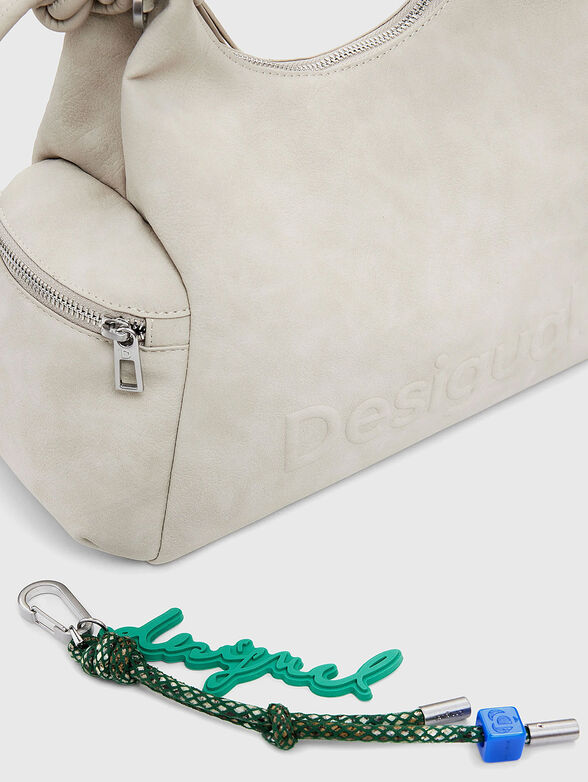 Bag with embossed logo - 5