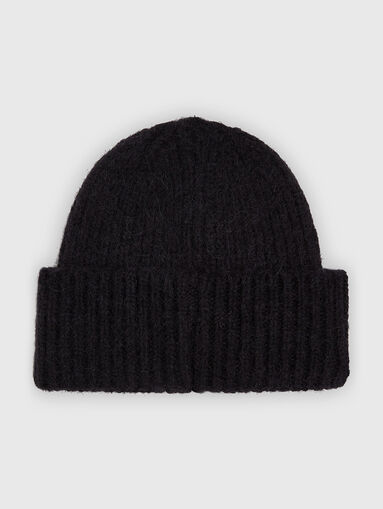 Knitted hat with contrast logo - 3