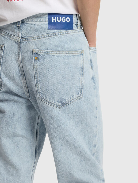 Straight-leg jeans with a logo detail - 3