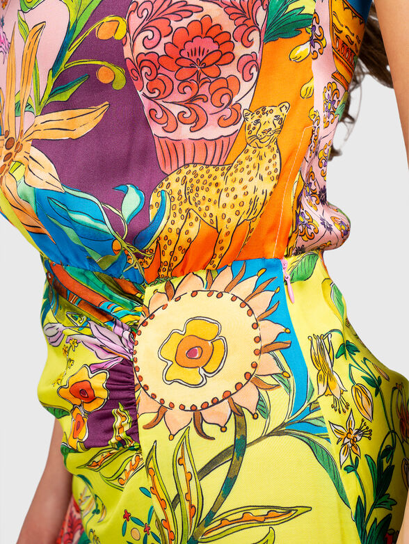 Midi dress with floral motif and slit - 5