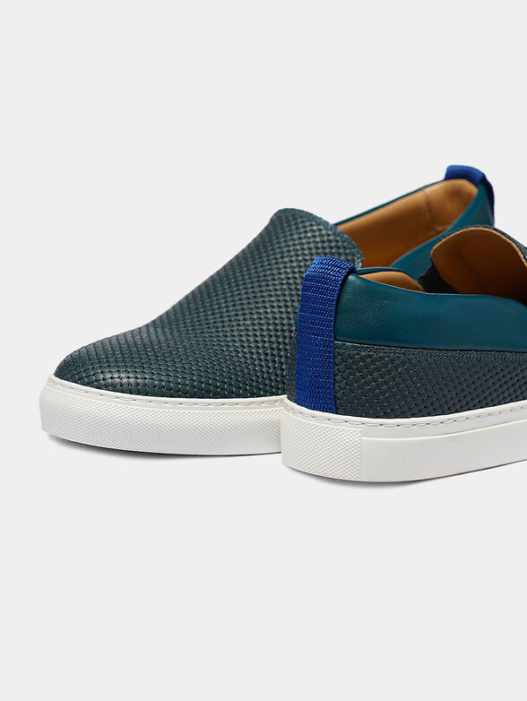 Leather slip-on shoes with contrasting details - 5