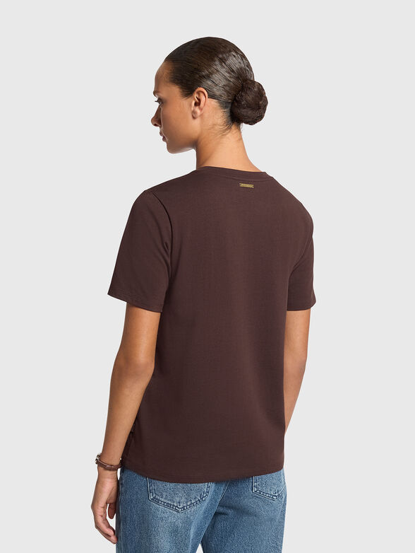 Brown T-shirt with appliqu&eacute;s - 2