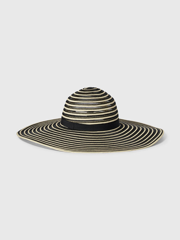 Hat with a brim and logo lettering - 2