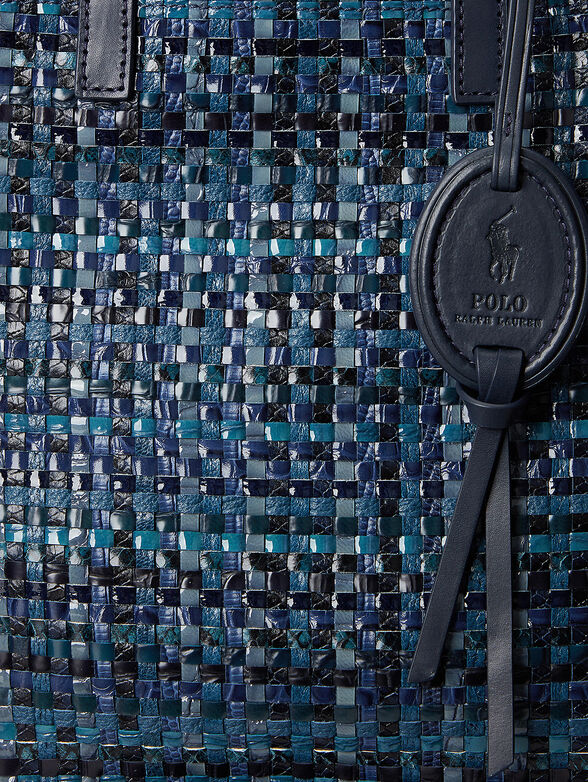 Woven-leather tote bag with logo pendant - 4
