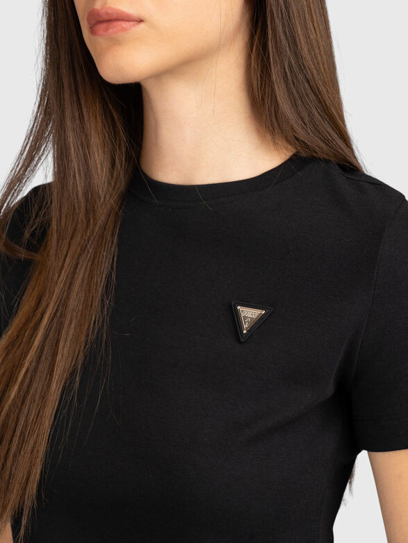 T-shirt with a triangular logo - 4