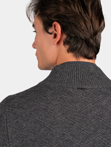 Cardigan with zipper in gray color - 3