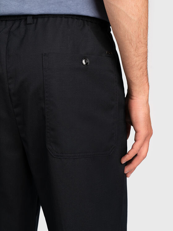 Тъмносин вълнен панталон с мини лого детайл - 2