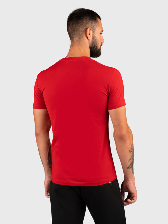 Red slim T-shirt with contrast print - 2