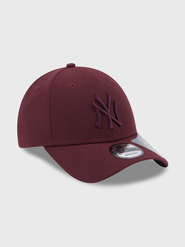 Cap in bordeaux color - 3