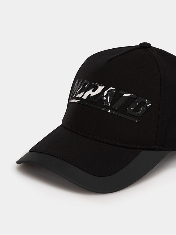 Baseball cap with embossed logo - 5