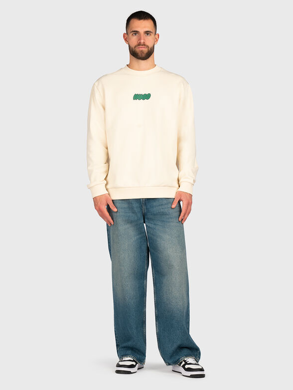 Sweatshirt with accent back - 3