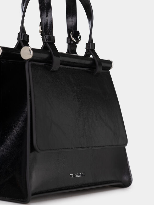 Black leather bag with cracked effect - 5