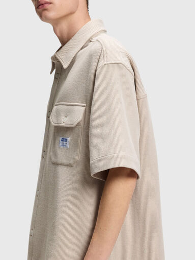 Short-sleeve shirt with a logo patch - 4