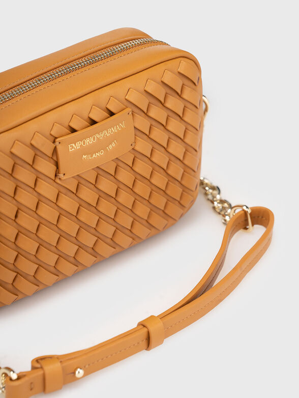 Leather crossbody bag with knitted effect - 5