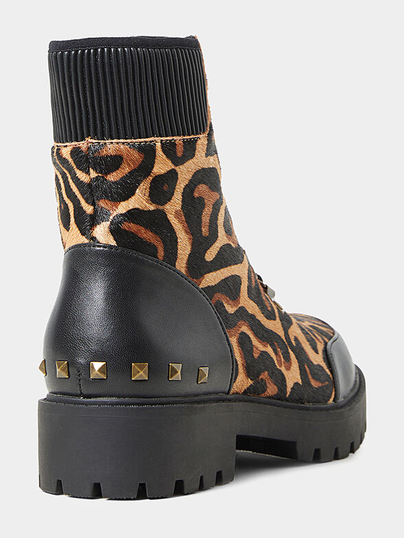 Ankle boots with animal print - 3