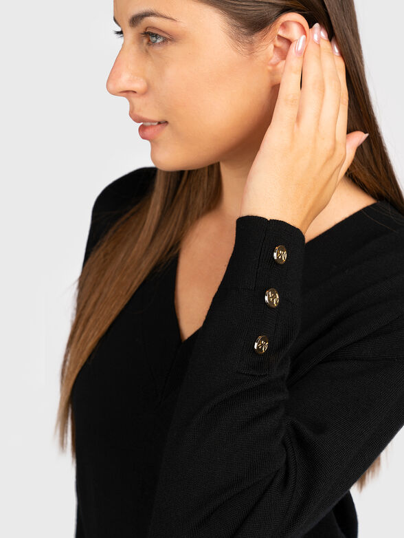 V-neck sweater - 4